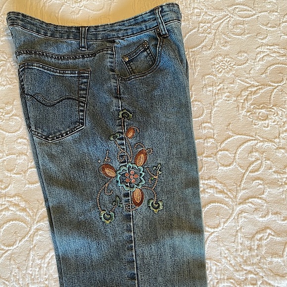 Cosmopolitan Denim - Embroidered Cosmopolitan Jeans size 8